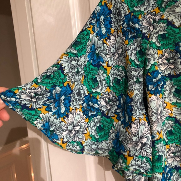 EUC Blouse by banana republic large floral gold blue white black short sleeve - Picture 2 of 11